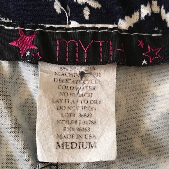 Navy & White Geometric Print Leggings Women’s Small or Junior’s Medium - Picture 5 of 11